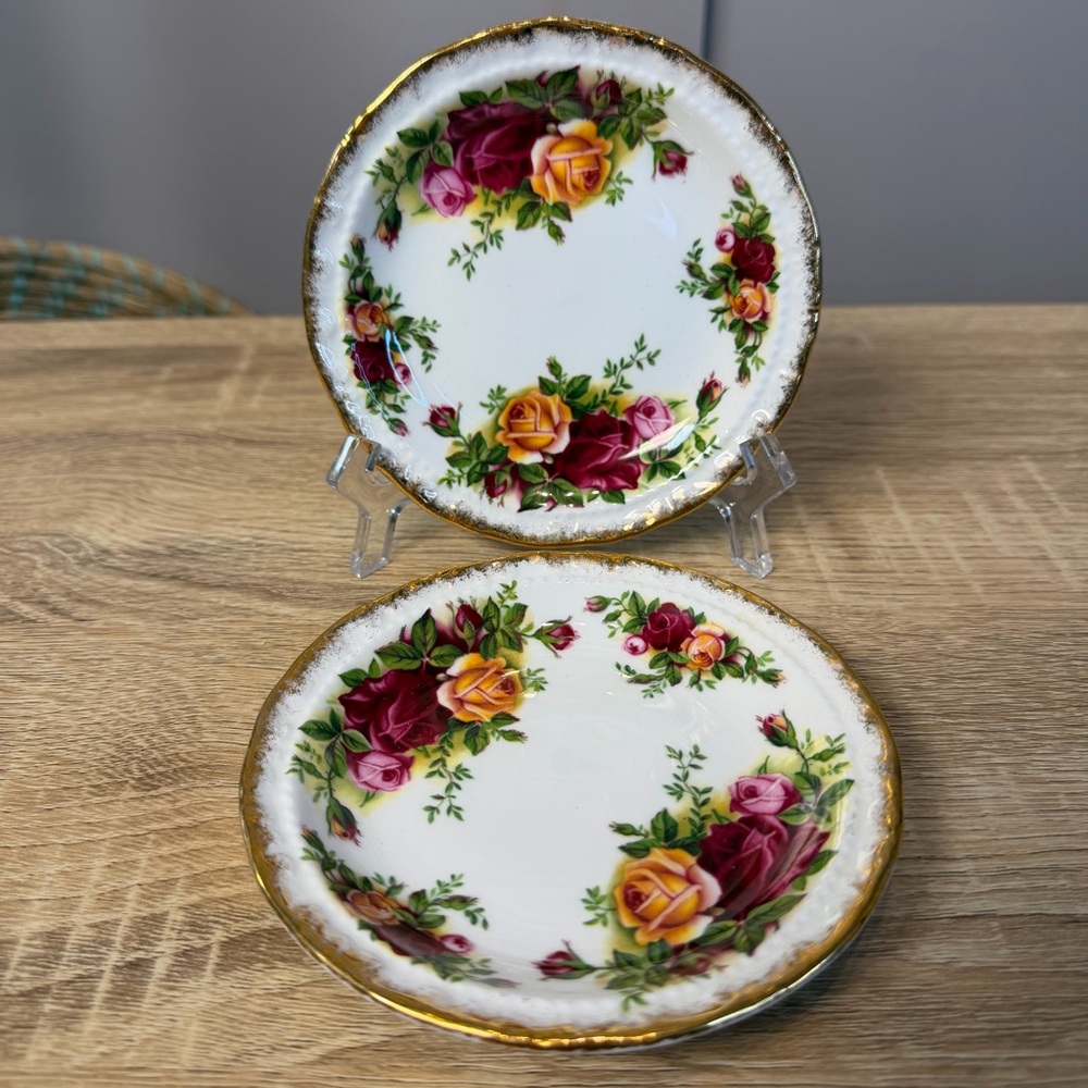 Vintage two Royal Albert Old country roses pill dish bone china England 4.75”